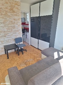 Kawalerka Karolew, parking, komunikacja, sklepy