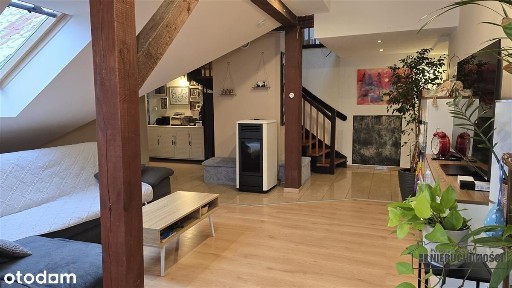 Duże poddaszowe mieszkanie z antresolą - Borne Sul