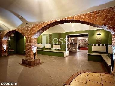 Duży lokal w historycznej kamienicy - 100m Rynek