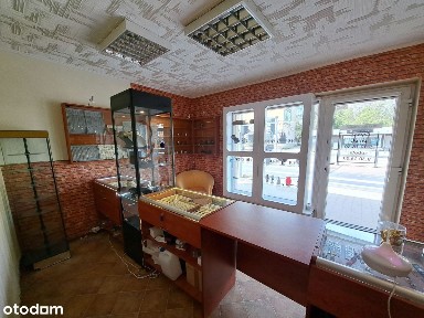 Głogowska, lokal z witryną w kamienicy!