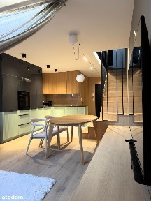 Luksusowe2pokojedwupoziomoweklimatyzacjapierwszynajemgaraż