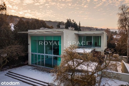 Luksusowa willa z przeszkleniami i ogrodem!