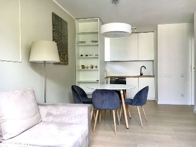 OCHOTA - 2 pokoje po kapitalnym remoncie