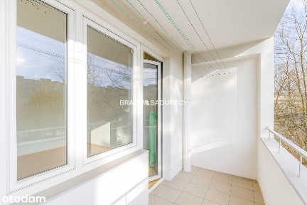 3 pok, 2 łazienki, balkon, 1 piętro, możliwy garaż