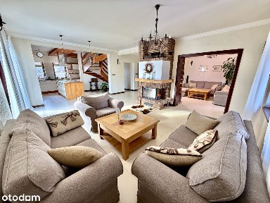 Przestronny dom z prywatnym kawałkiem lasu w Toporowicach