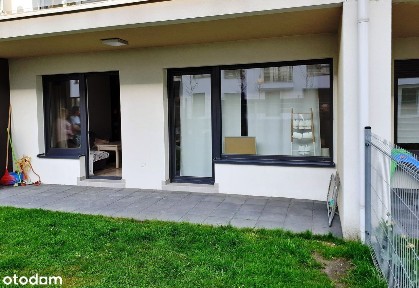 Nowoczesne dwupokojowe mieszkanie z tarasem i ogródkiem