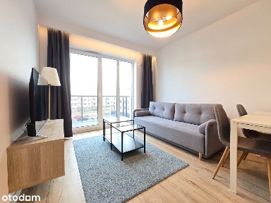 2 pokoje, garaż, Pojemne szafy, TV smart