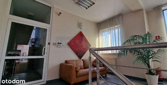 Gotowy,biura 558m2, magazyn 325m2,centrum Łomianek