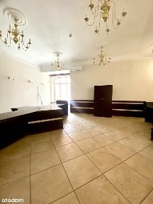 Duże biuro z możliwością podziału przy DTŚ - bezpłatny parking