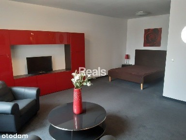 Przy Metrze Świętokrzyska!