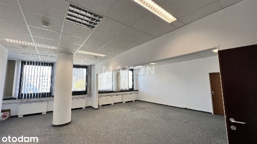 Dwa gabinety w biurowcu. Metro Rondo Daszyńskiego