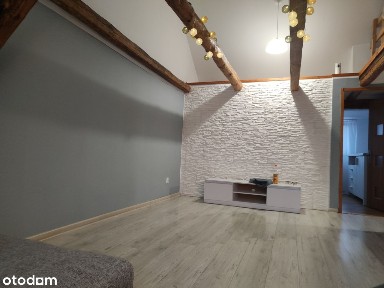 Mieszkanie po podlodze 59.5 m2. Na poddaszu