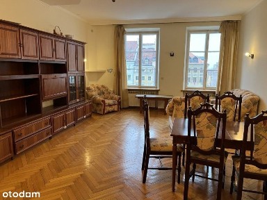 Przestronne mieszkanie z widokiem na Rynek Starego Miasta