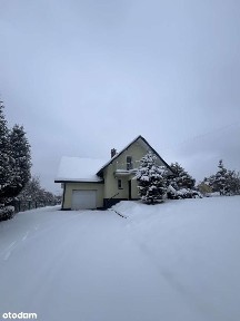 Przestronny dom z garażem i ogrodem w spokojnej okolicy