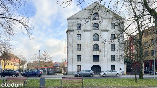 Zabytkowy spichlerz idealny pod usługi