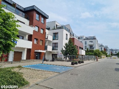 Przestronna, słoneczna kawalerka, miejsce postojowe