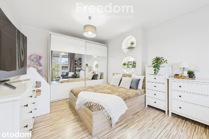 Atrakcyjne mieszkanie przy parku w centrum miasta.