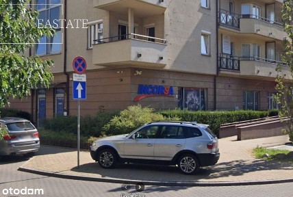 Lokal z witrynami i parkingiem - parter