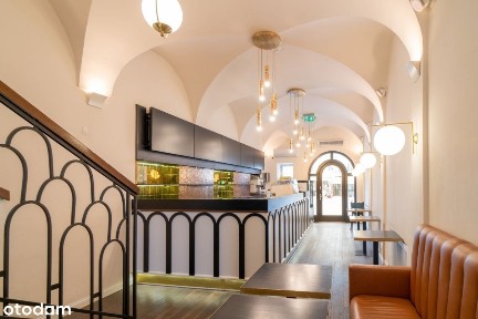 lokal 216m2 w Rynku - wejście z tafli Rynku