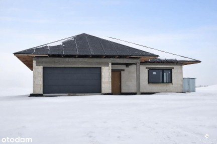 Nowoczesny dom parterowy koło Morąga.