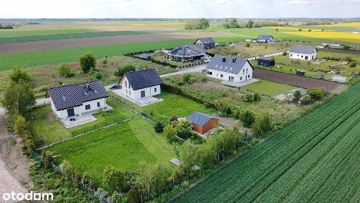 Dom wolnostojący z użytkowym poddaszem