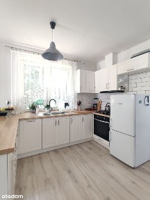 Mały parterowy domek w Mrozach