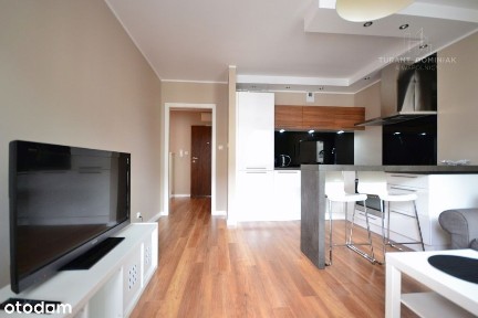 Słoneczne dwupokojowe mieszkanie z balkonem