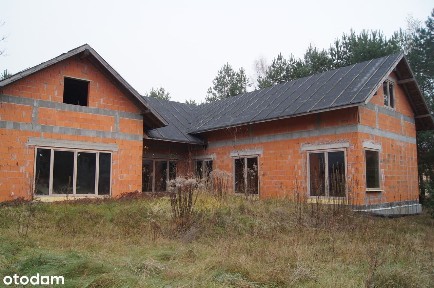 Na sprzedaż nieruchomość gruntowa zabudowana