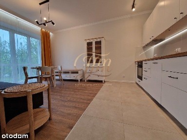 Słoneczne z balkonem po remoncie kamienica z windą