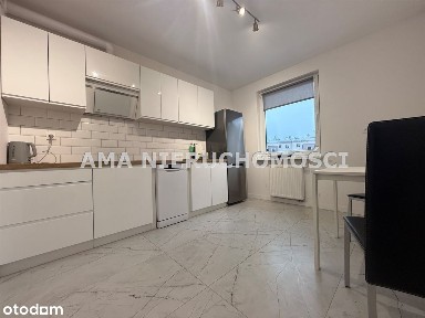 Duże, trzypokojowe mieszkanie z balkonem