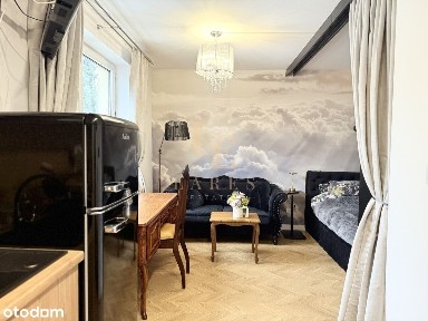 Kawalerka na Włochach po remoncie