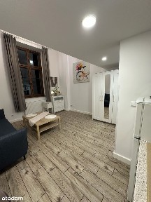 Kawalerka z dużą antresolą - do zamieszakania od ZARAZ. Po remoncie.