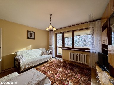 3 Pokoje- Zamknięte os- ogromna piwnica- 2 piętro!