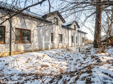 Wygodne domy pod lasem w Podgórkach Tynieckich.