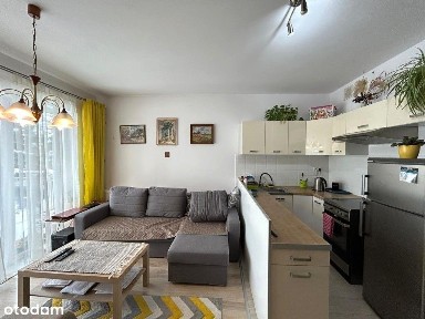 Kawalerka z dużym balkonem- gotowa do wprowdzenia.