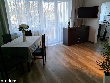 Bez pośredników.Umeblowana kawalerka z dużym balkonem.