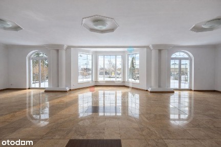 Reprezentacyjna rezydencja w stylu pałacowym | 400