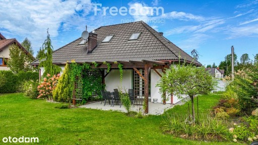 Urokliwy dom w pięknej lokalizacji