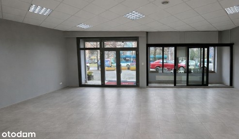 Lokal z witryną i parkingiem - Corte Verona