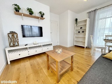 Stylowe 2 pokoje na Woli: osobna kuchnia, balkon + garaż w cenie