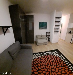 Wygodna, duża kawalerka z zabudowanym balonem