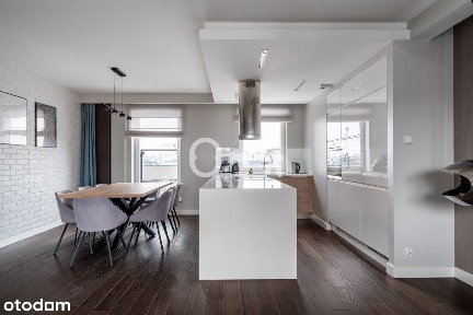 Taras 40 m2 Oraz Dwie Komórki Lokatorskie