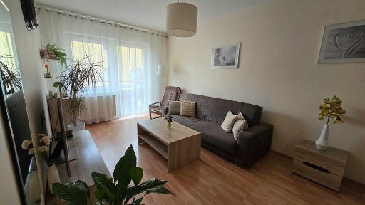 Nowsze budownictwo, Kawiary, 1 piętro z balkonem