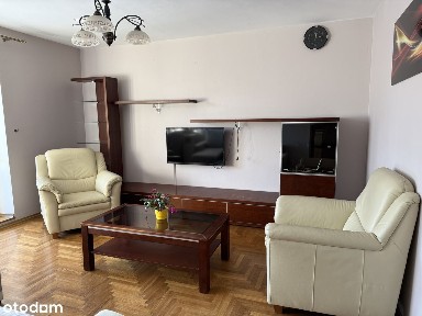 Przestronne mieszkanie z dużym balkonem i bardzo dużą piwnicą