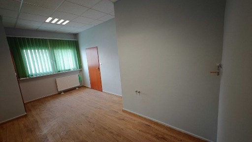 Lokal usługowy 17 m2 Trzcianka przy Urzędzie duży parking biuro firma