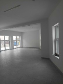 Wynajmę lokal usługowy al. Zwycięstwa 14-budynek obok Sądu