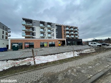 Lokal 94 m² na wynajem. Duży parking dla klientów!