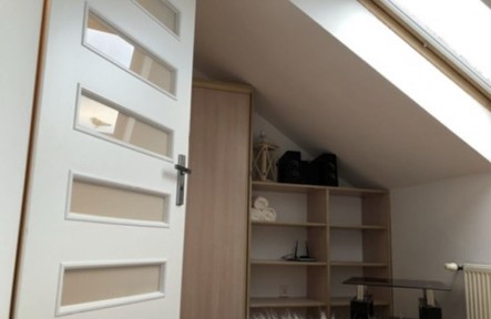 Mieszkanie 46 m2 przestronne i jasne, w centrum, niski czynsz.