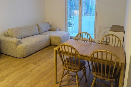 Pomorska 175 (bliżej się nie da) naprzeciwko osiedla Lumumbowo - 2 pok