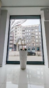 LOKAL DUŻY przestronny zadbany przy głównej ul jedności narodowej